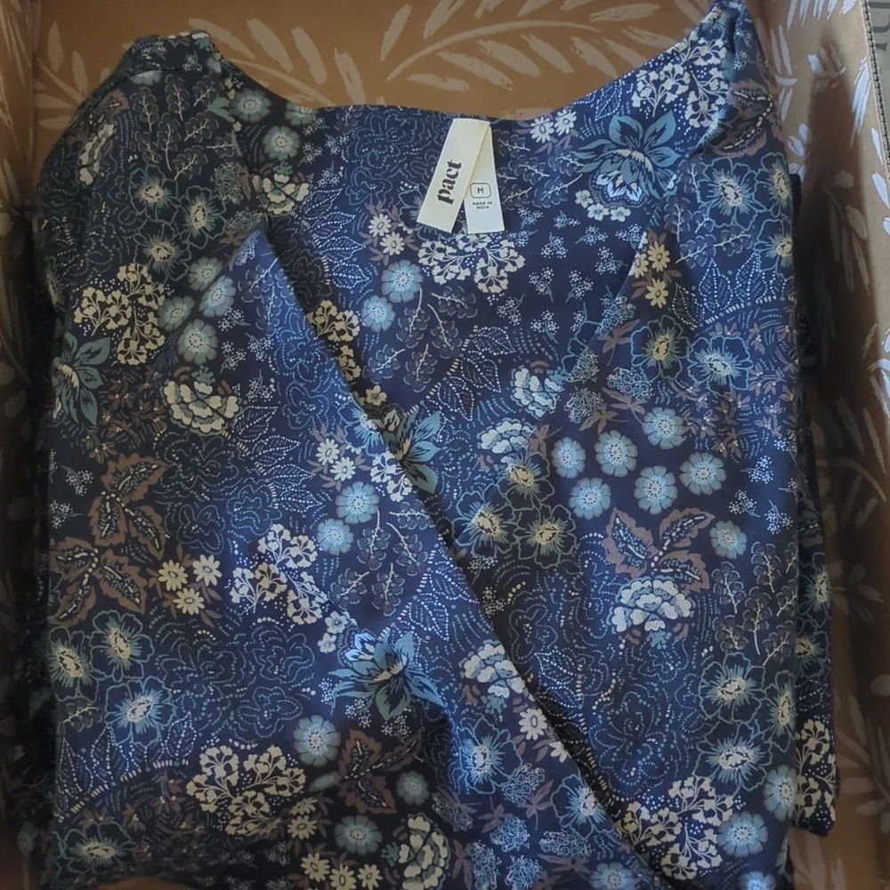 NWOT Pact Organic Fit & Flare Wrap Dress in Mountain Meadow Midnight Blue size M - Picture 5 of 5